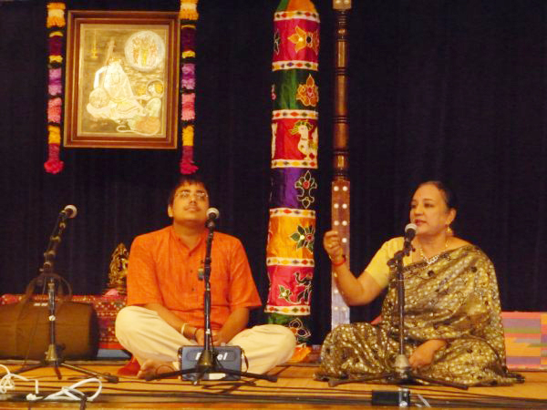 9. Sangitha Samvadam - Bharat Sundar and Charumathi Ramachandran.JPG